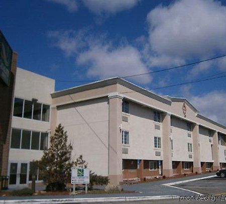 Quality Inn & Conference Center Maple Shade Экстерьер фото