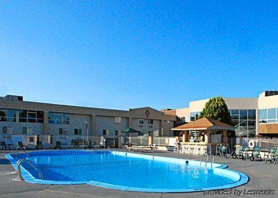 Quality Inn & Conference Center Maple Shade Удобства фото