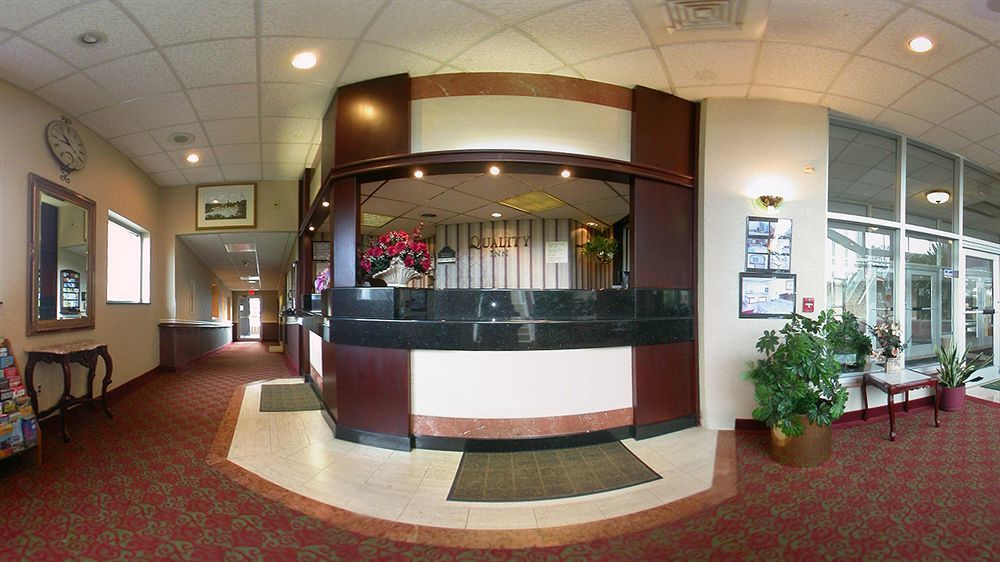 Quality Inn & Conference Center Maple Shade Экстерьер фото