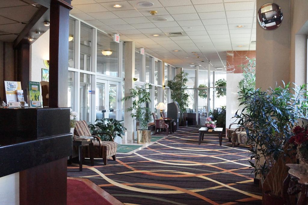 Quality Inn & Conference Center Maple Shade Экстерьер фото
